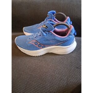 Saucony Kinvara 14 Womens Size 8 Blue Pink White Athletic Running Shoes Sneakers